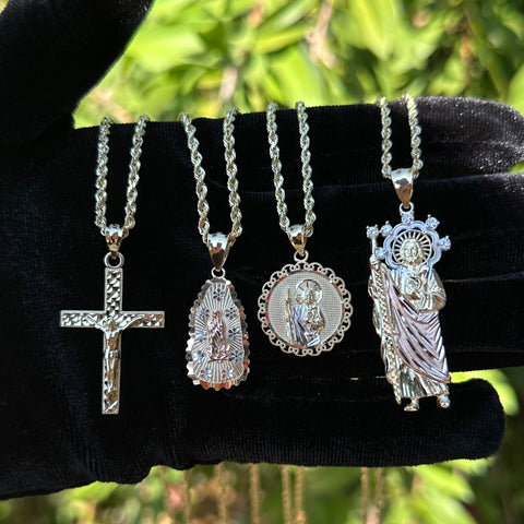 14k Gold Virgencita Pendant