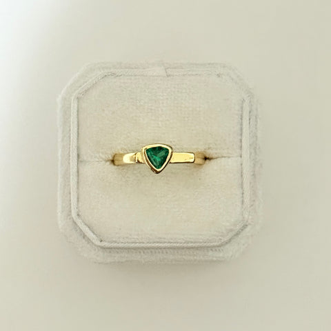 Adjustable Fancy Green Ring 01