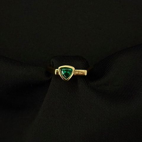 Adjustable Fancy Green Ring 01